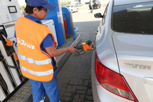 В Новосибирской области не осталось бензина дешевле 43 рублей