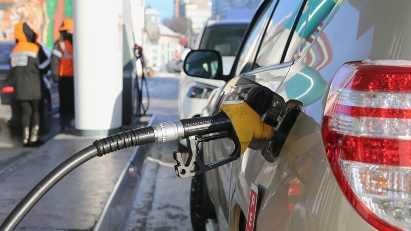 Эксперты рассчитали рост цен на бензин в случае отмены демпфера