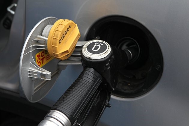 Цены на дизельное топливо на АЗС Москвы падают третью неделю подряд