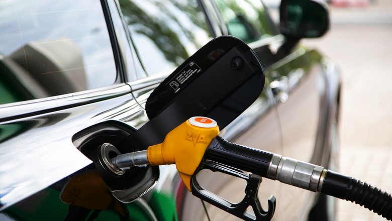 Англо-голландская компания Shell разрешила своим трейдерам покупать дизельное топливо, в составе которого находится часть российской продукции.