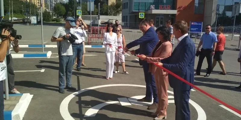 В Волгограде открыли первую зарядную станцию для электромобилей