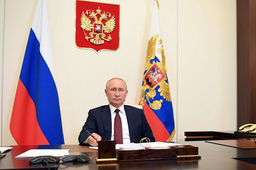 Владимир Путин подчеркнул важность развития рынка газомоторного топлива в поздравлении коллектива «Газпрома»