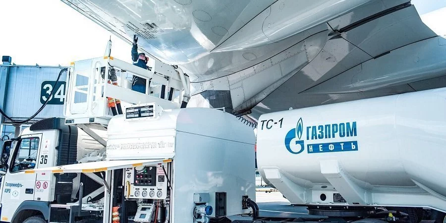 Газпромнефть-Аэро внедрила в аэропорту Шереметьево цифровую систему для управления аэродромными топливозаправщиками
